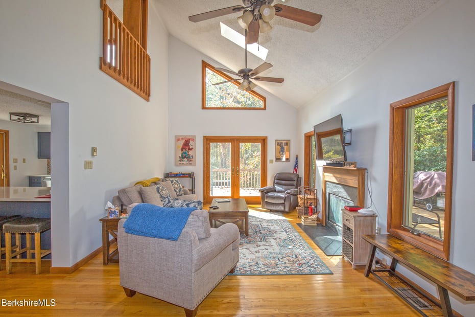 139 Tyringham Rd Photo 15