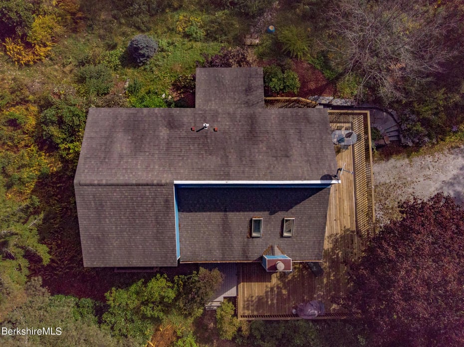 139 Tyringham Rd Photo 70