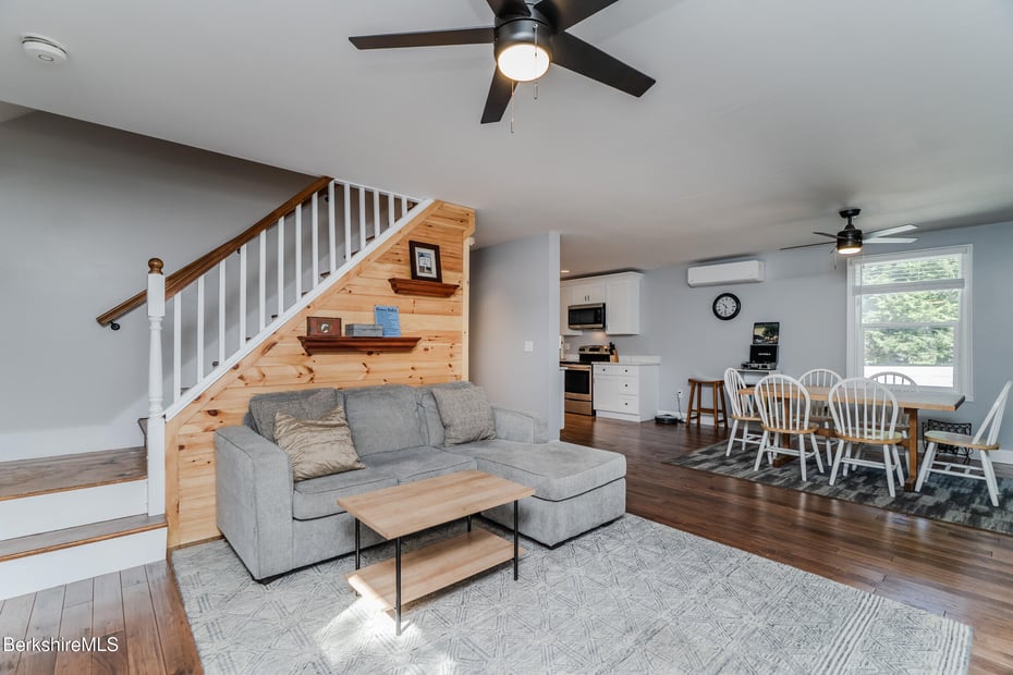 454 Pine Rd Photo 18