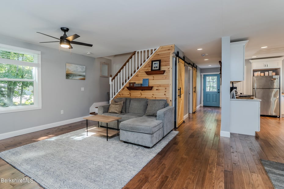 454 Pine Rd Photo 17