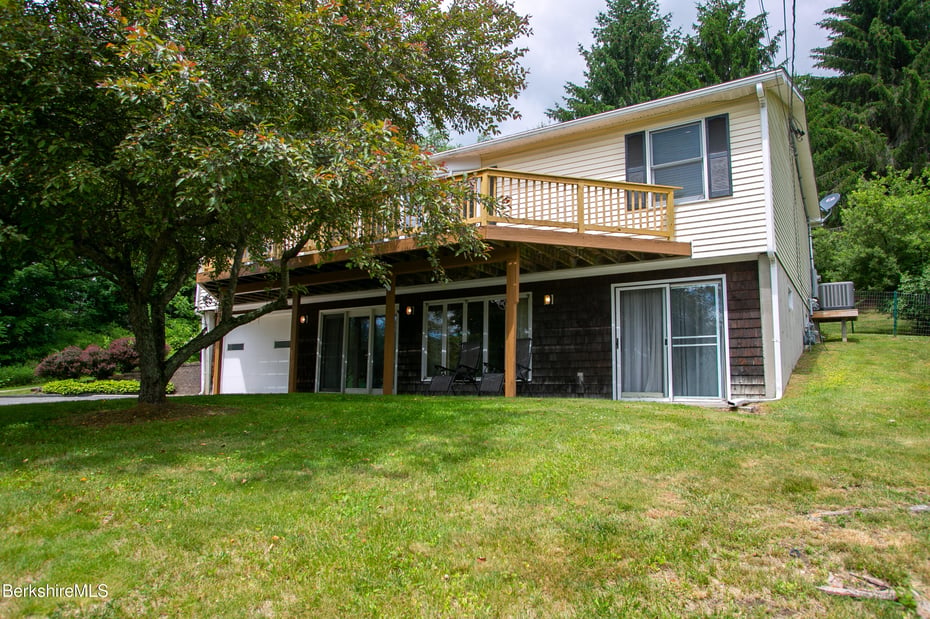 335 North St Photo 3