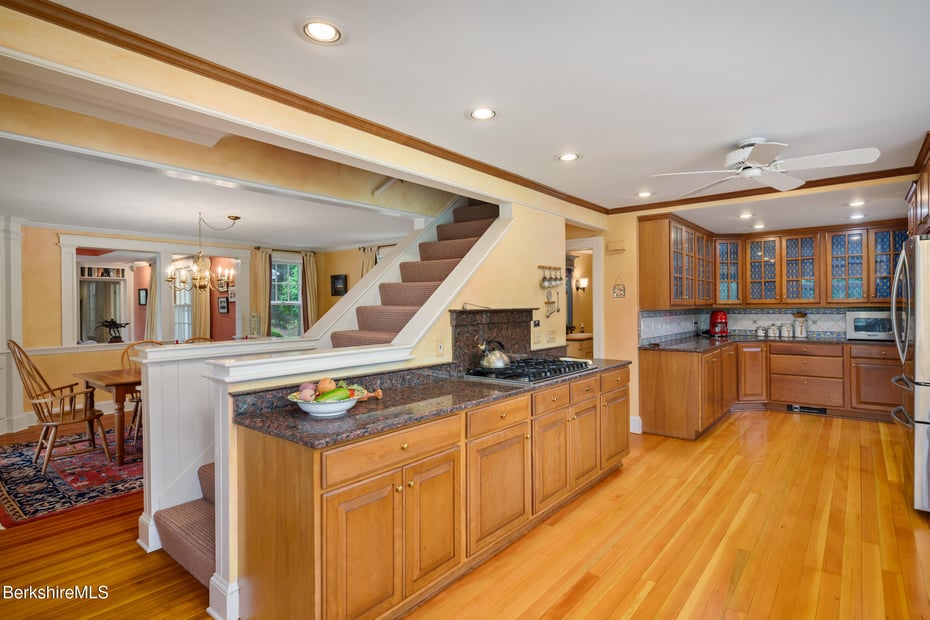 294 Bulkley St Photo 24