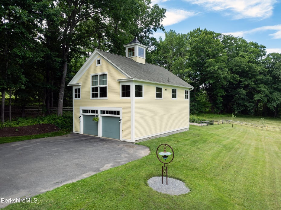 294 Bulkley St Photo 49