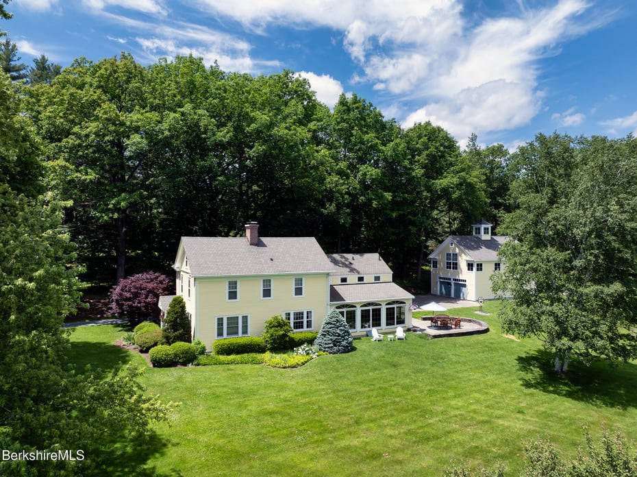 294 Bulkley St Photo 1