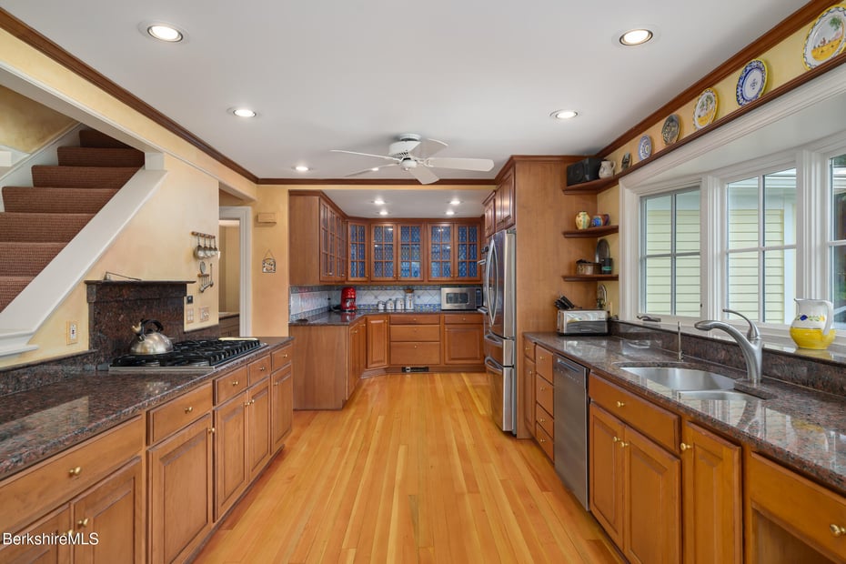 294 Bulkley St Photo 21
