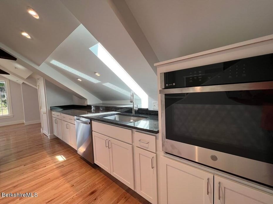 10 Deerfield Ave Unit 2 Photo 5
