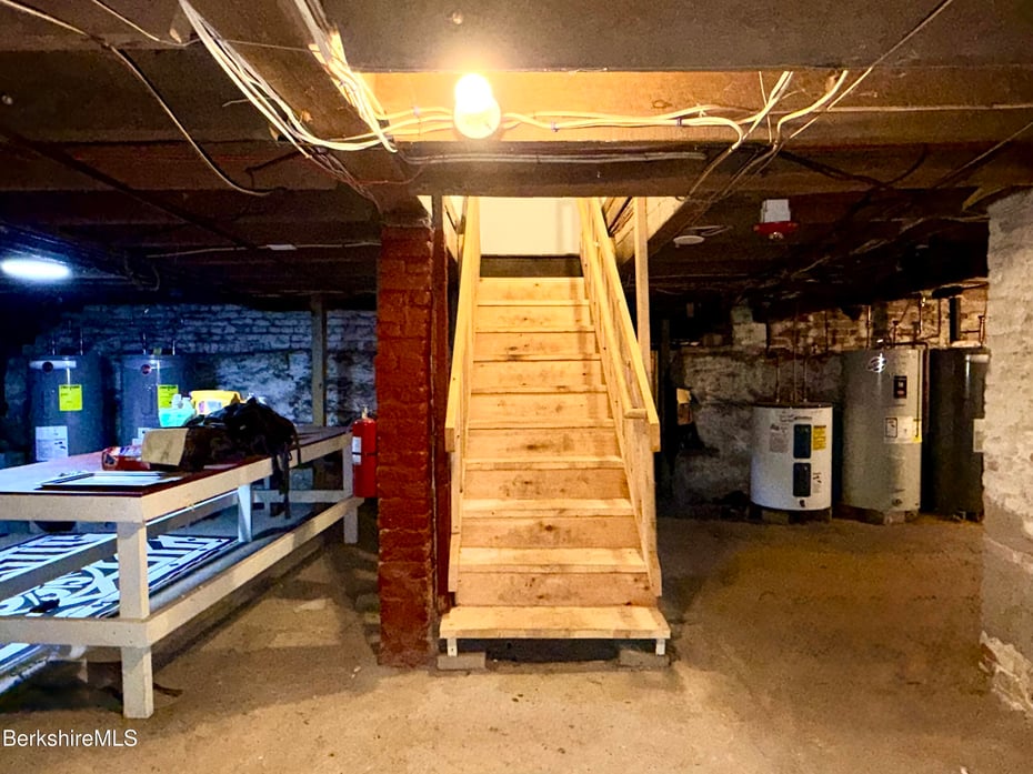 17 Adams St Photo 21