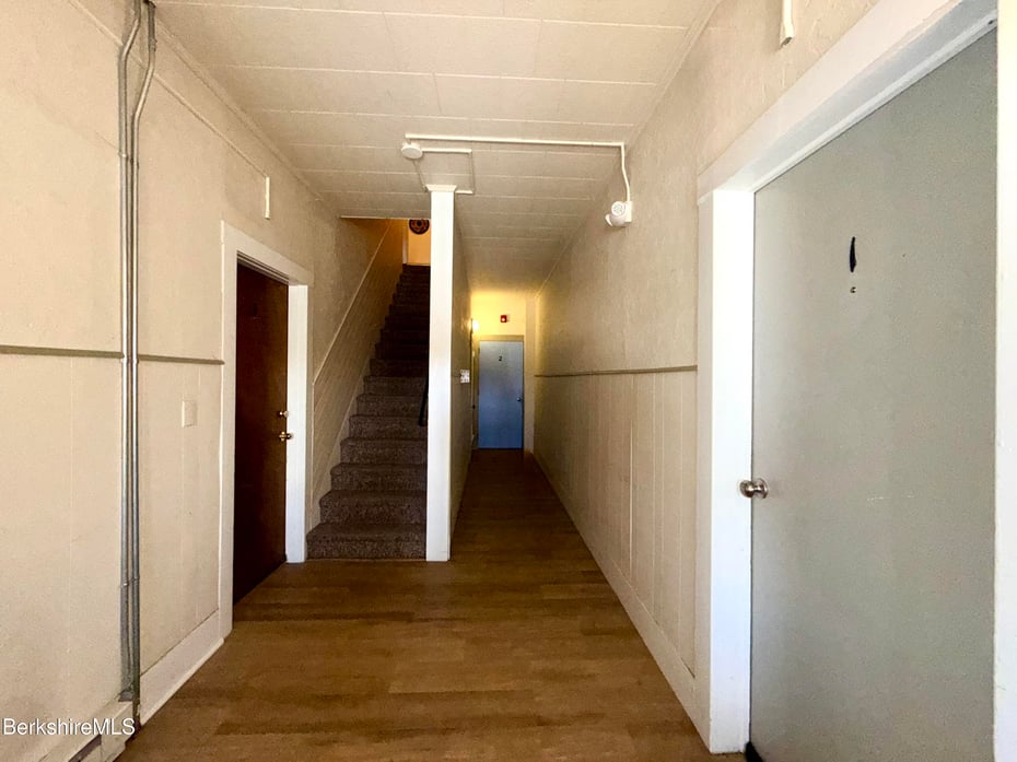 17 Adams St Photo 17