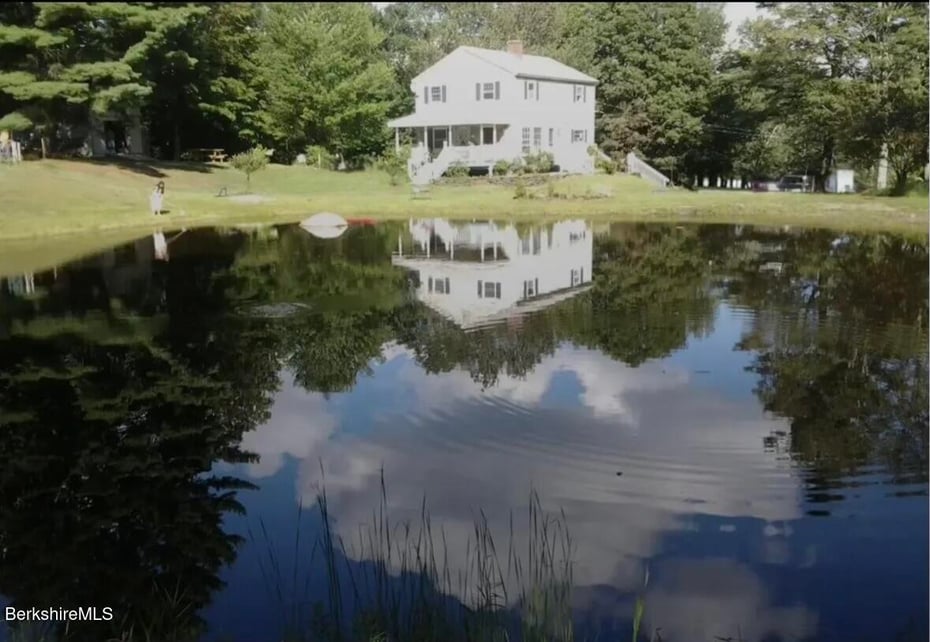 1689 East Windsor Rd Photo 1