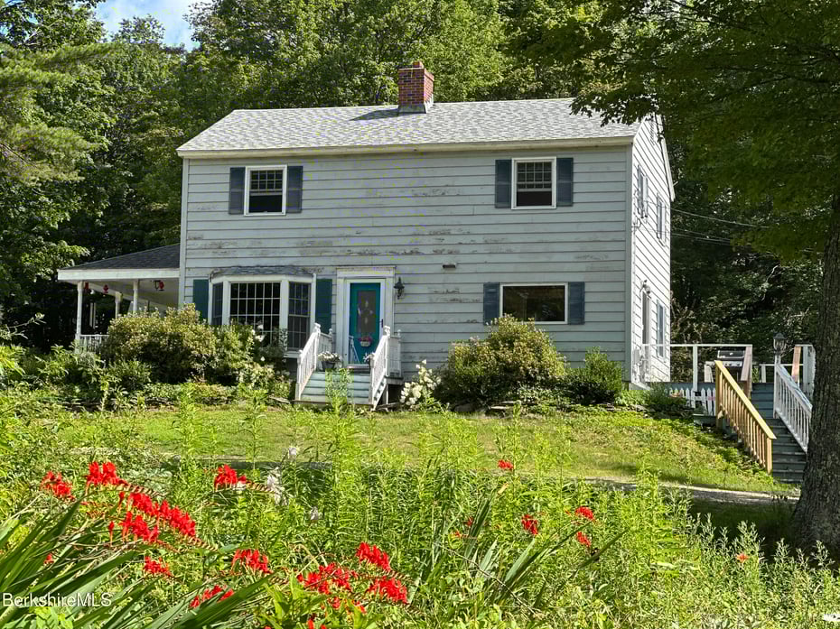 1689 East Windsor Rd Photo 3