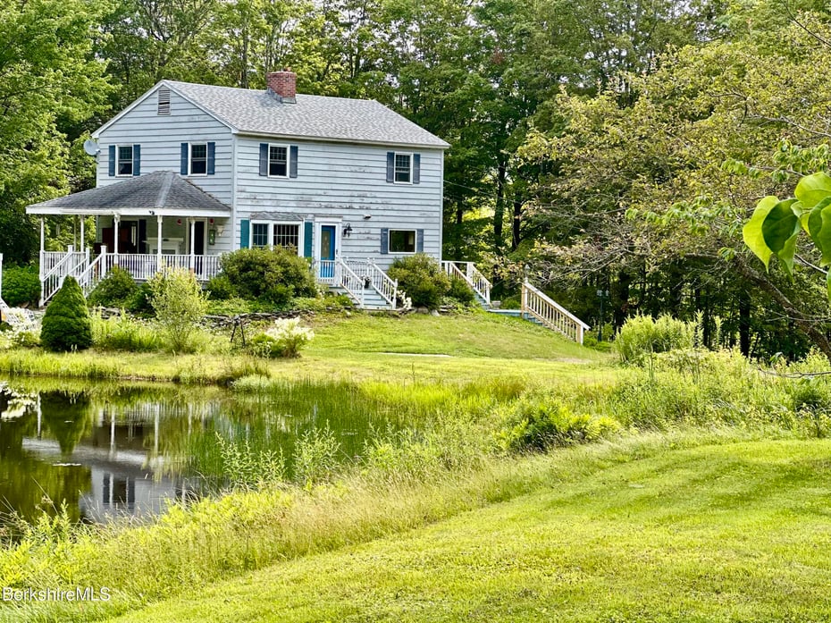 1689 East Windsor Rd Photo 2