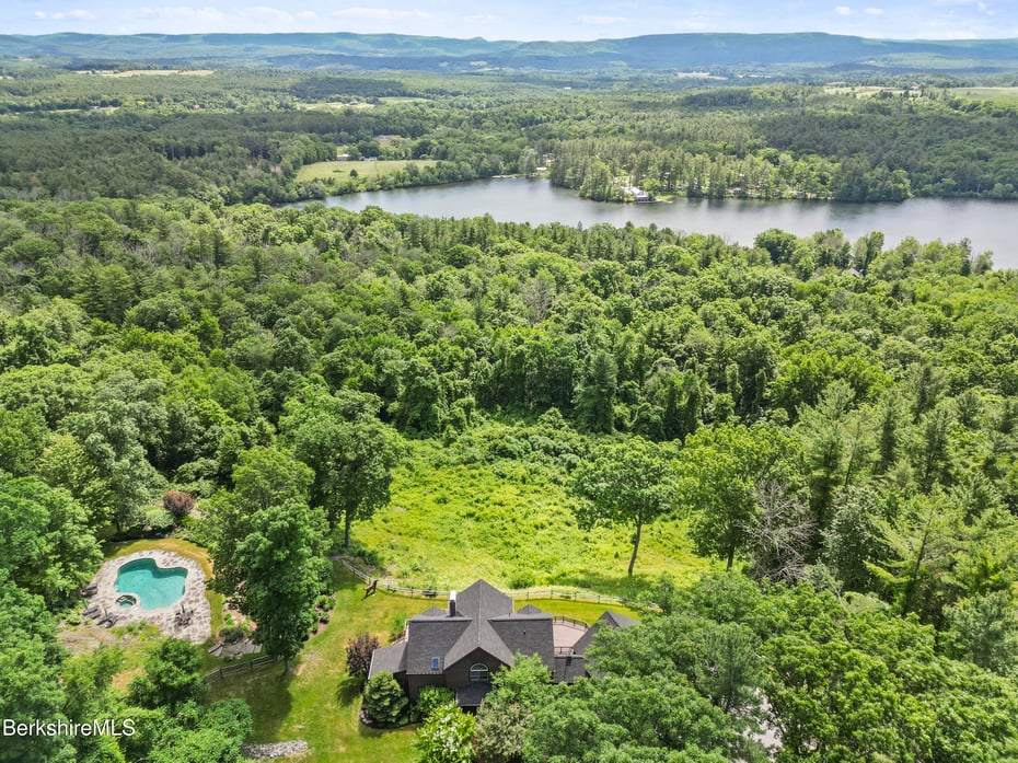 34 Millard Rd Photo 17