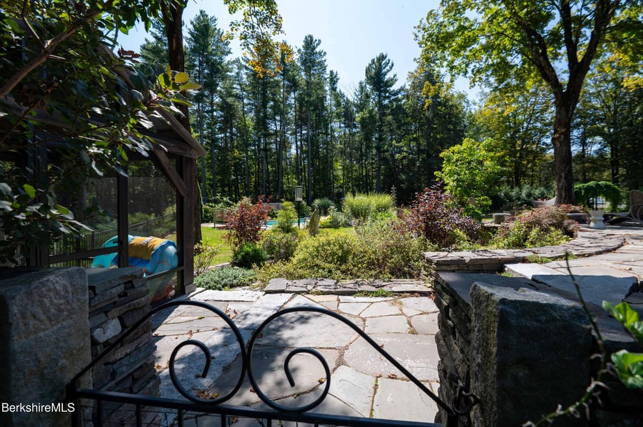 71 & 73 Blunt Rd Photo 15