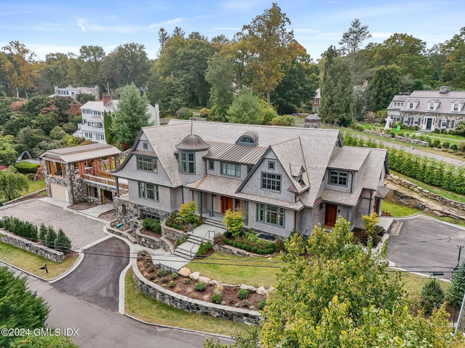 30 Willowmere Avenue Photo 4