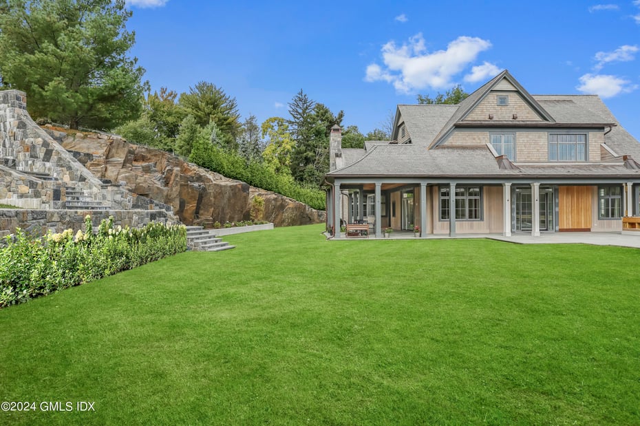 30 Willowmere Avenue Photo 8