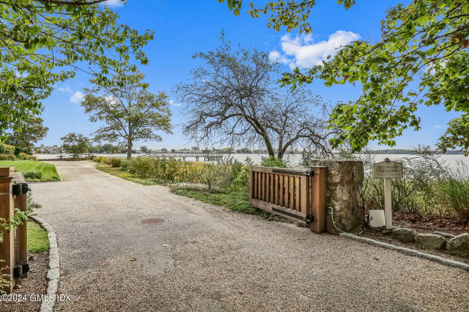 30 Willowmere Avenue Photo 9