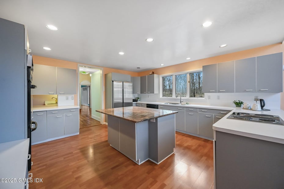 681 River Road Photo 23