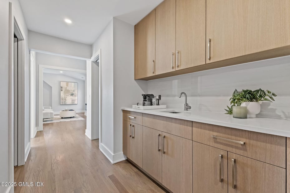 8 Park Avenue Photo 37