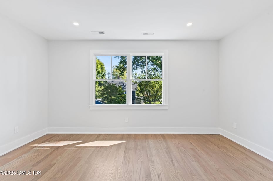 8 Park Avenue Photo 34