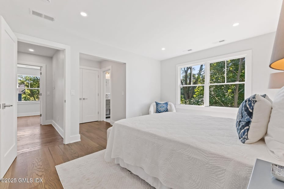 8 Park Avenue Photo 31