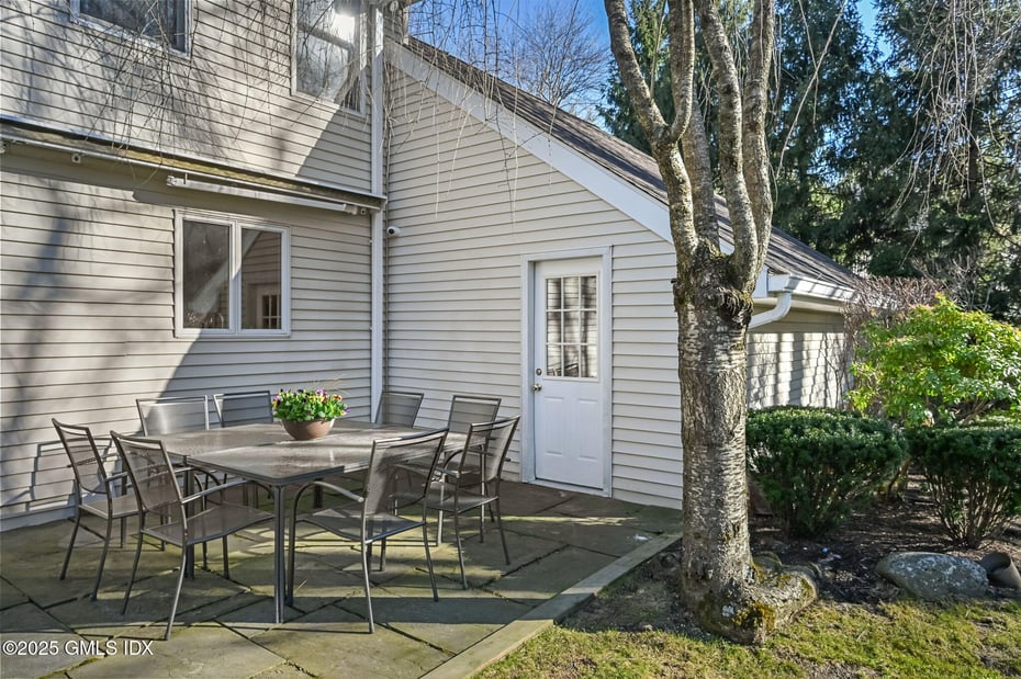 7 Roberta Lane Photo 48