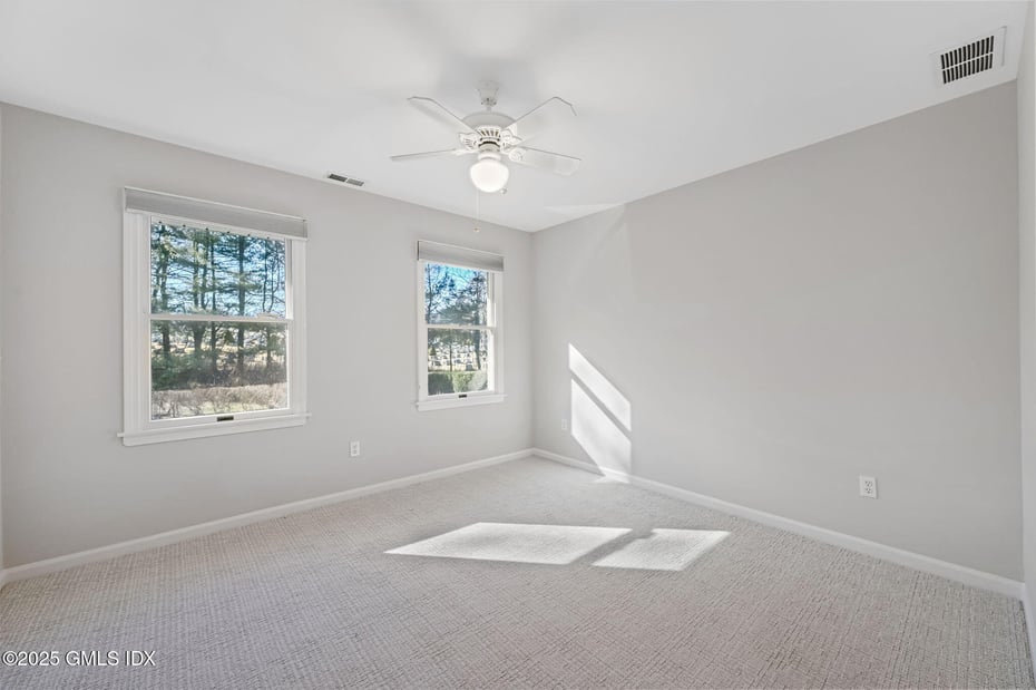 7 Roberta Lane Photo 36
