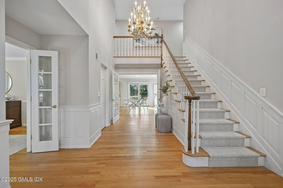 7 Roberta Lane Photo 2