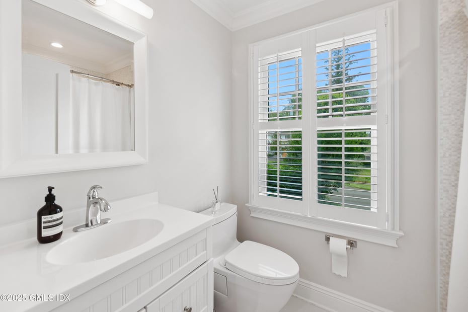 18 Grant Avenue Photo 13