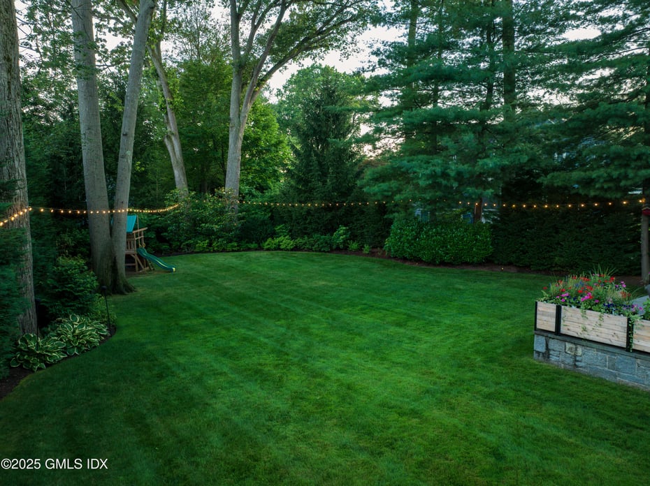 18 Grant Avenue Photo 20