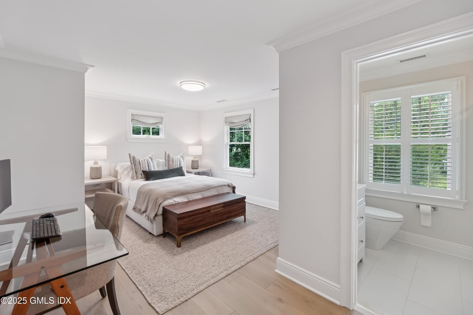 18 Grant Avenue Photo 12