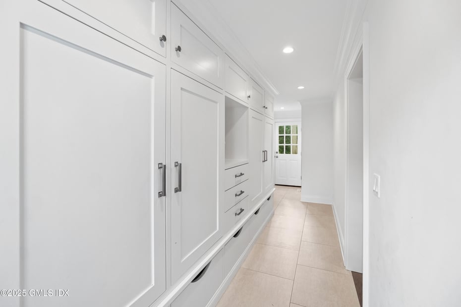 18 Grant Avenue Photo 18