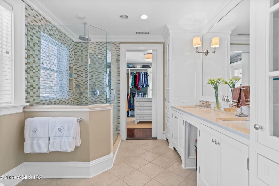 2 Forest Avenue Photo 25