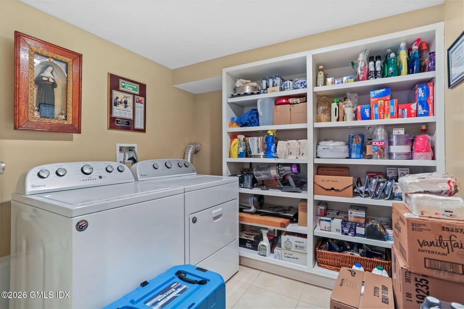 2 Forest Avenue Photo 48