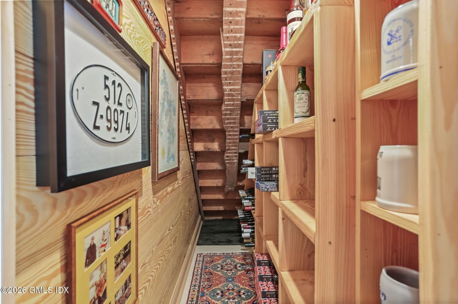 2 Forest Avenue Photo 44