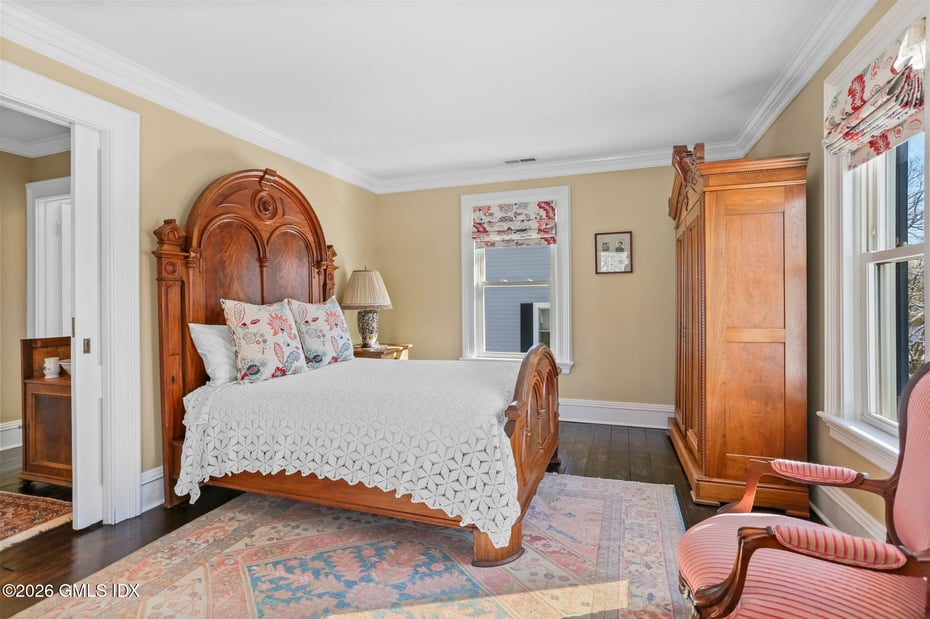 2 Forest Avenue Photo 33