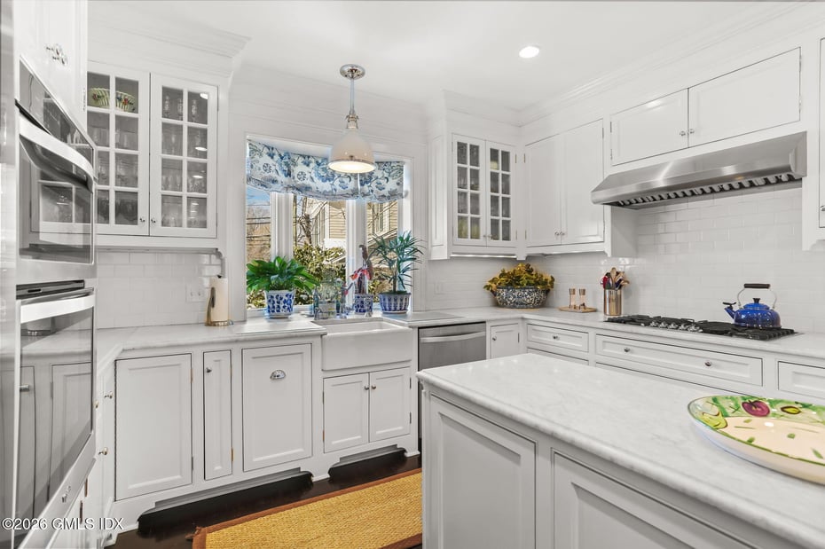 2 Forest Avenue Photo 19