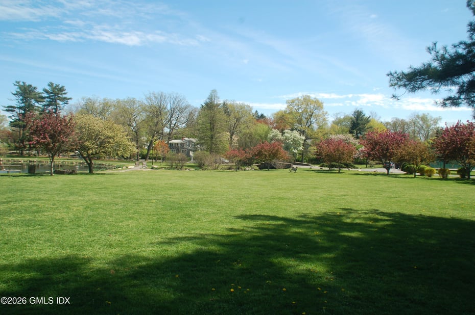 2 Forest Avenue Photo 56