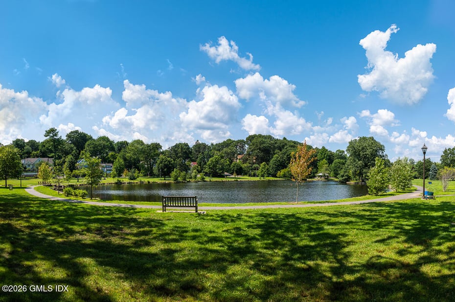 2 Forest Avenue Photo 55