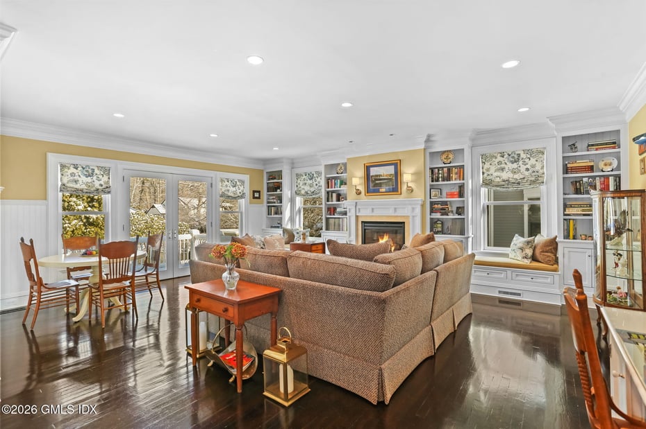 2 Forest Avenue Photo 14