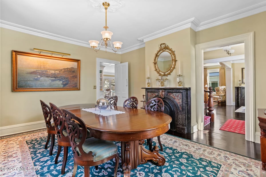 2 Forest Avenue Photo 8