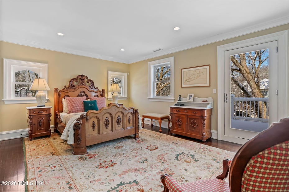 2 Forest Avenue Photo 22