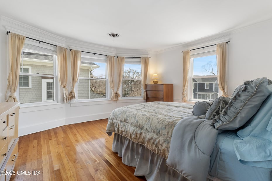 16 Kent Place Photo 23