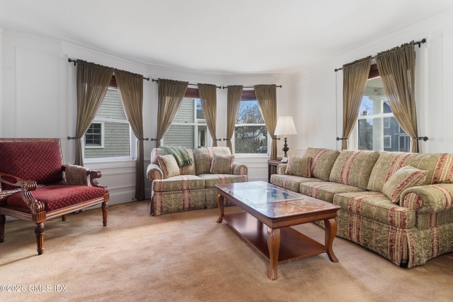 16 Kent Place Photo 7