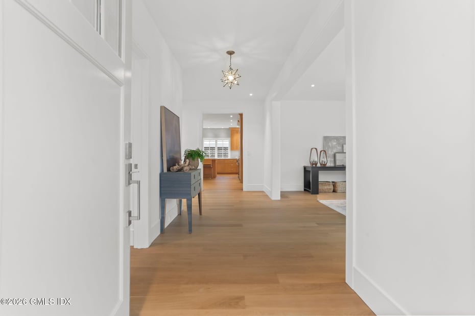 2 Potter Drive Photo 2