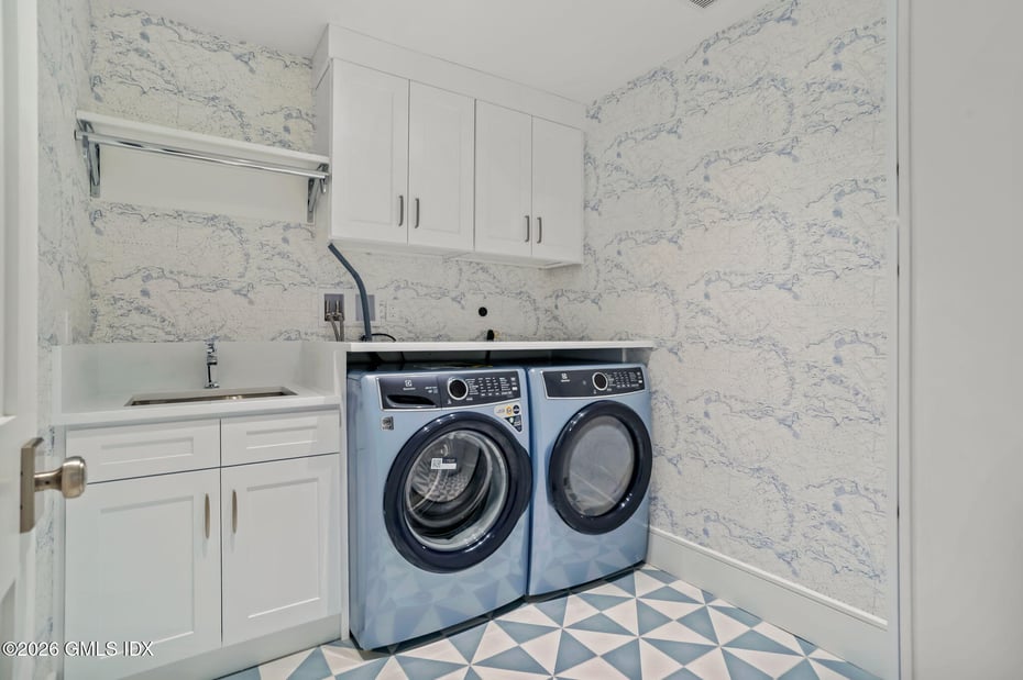 2 Potter Drive Photo 18