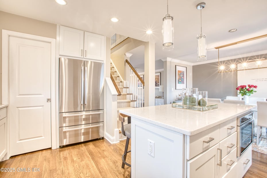 24 Harold Street E Photo 22