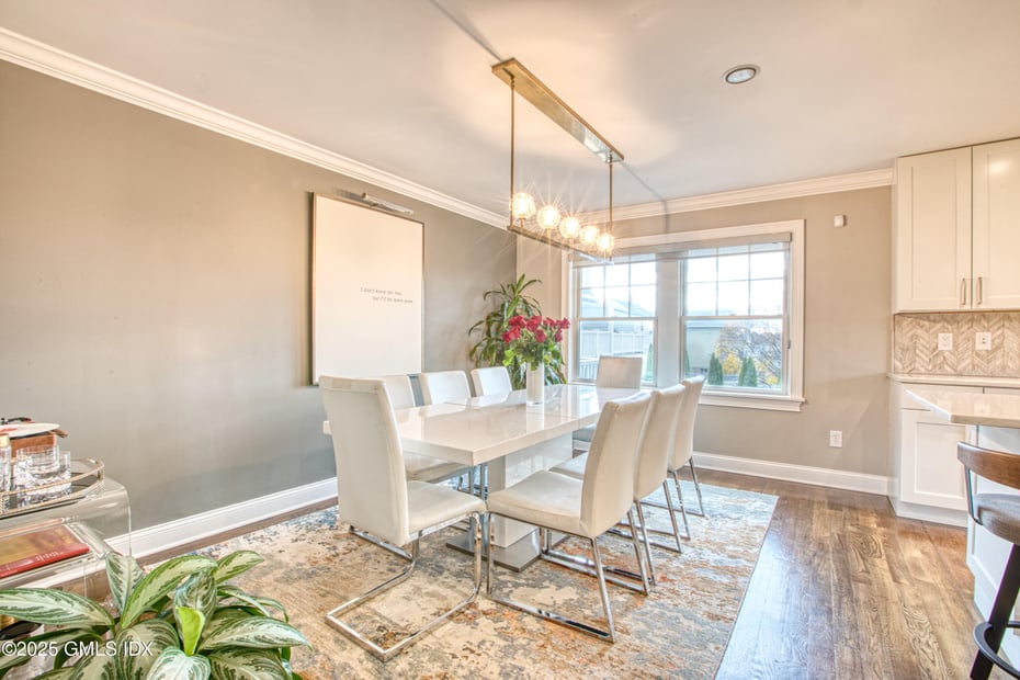 24 Harold Street E Photo 18