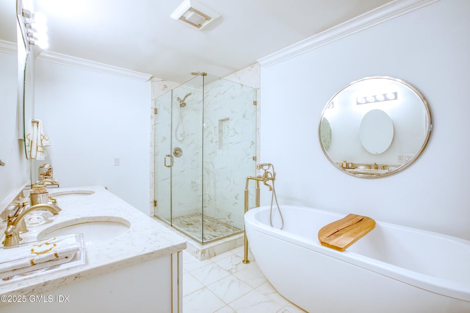 24 Harold Street E Photo 25