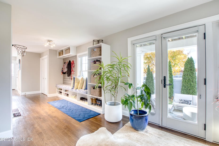 24 Harold Street E Photo 8