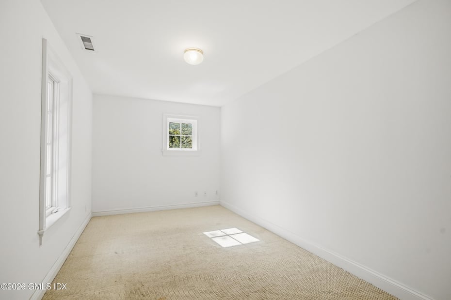 3 Carriage Road Photo 32